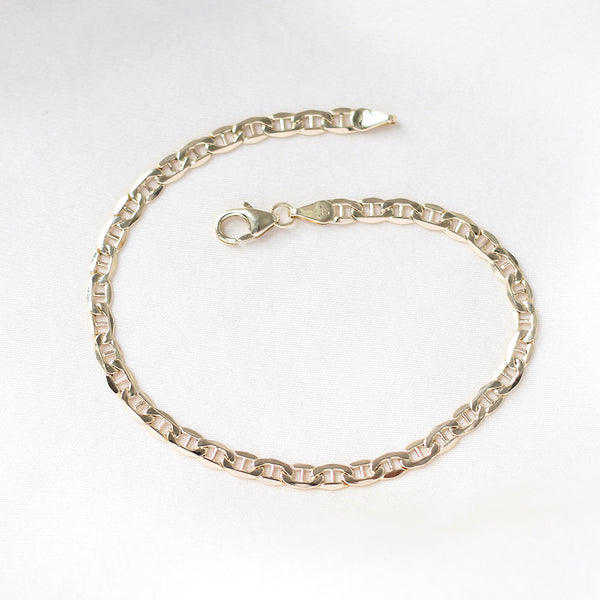 Mariner Chain Gold Bracelet open detail view 