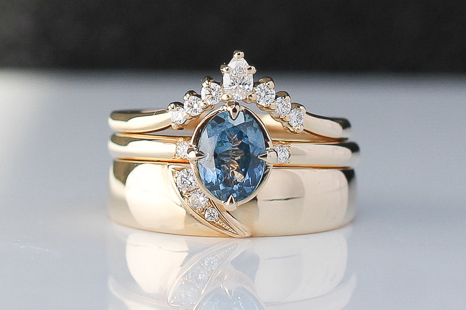 Oval Three Ring Stack
