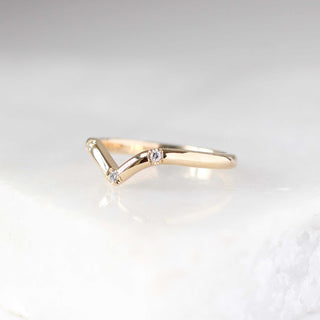 Three diamond chevron band side view