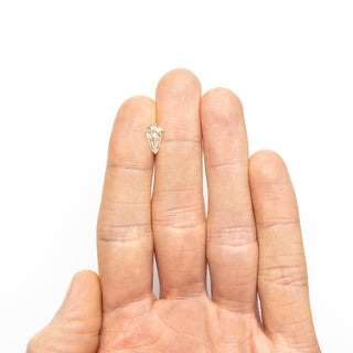 1.56ct 10.87x6.23x3.66mm VVS2 O-P Shield Step Cut 25958-01