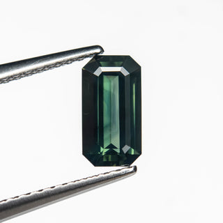 0.99ct 7.89x4.20x2.78mm Cut Corner Rectangle Steph Cut Sapphire 27329-05