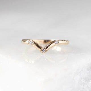 Three diamond chevron band front view