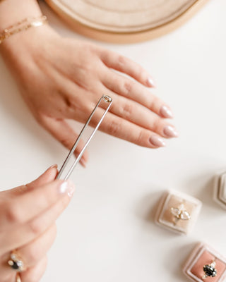 Loose diamond gemstone available for custom jewellery design at Yuliya Chorna’s Toronto studio.