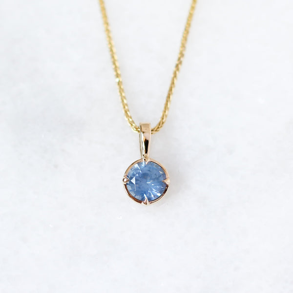Blue Sapphire Necklace in yellow gold