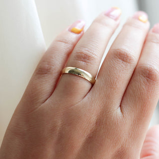 Classic Medium Band close up