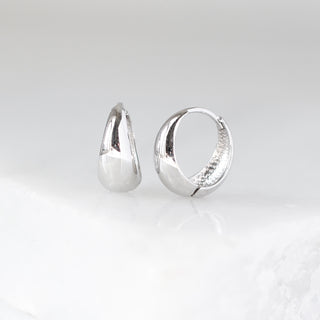 Flow Hoops in White Gold side view