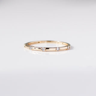 five diamond yellow gold wedding band