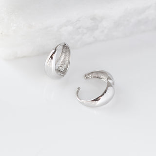 Flow Hoops in White Gold opened