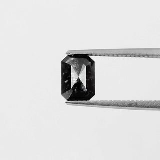 Rectangular salt and pepper diamond