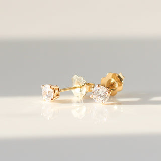 Round Diamond Stud Earrings quarter view