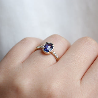 1.04ct Blue Swan Oval Sapphire Ring - Yuliya Chorna Jewellery