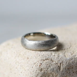 Beach Textured Wide Band on stone detail view