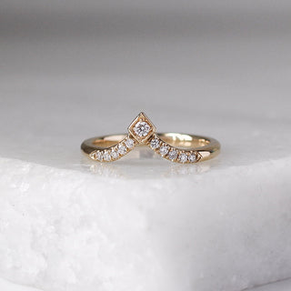 V Shaped Diamond Point Band